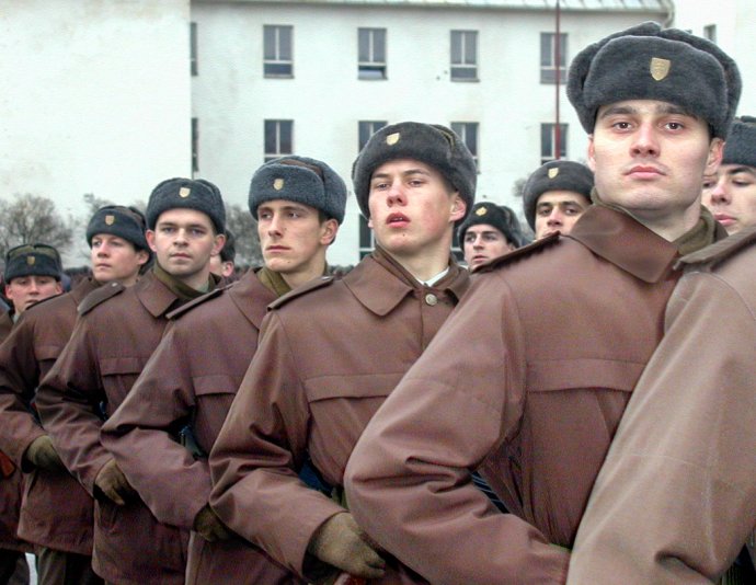 Povinná vojenská služba fungovala na Slovensku do jesene 2005. Od roku 1993 armáda povolala 270-tisíc brancov. Ďalších 58-tisíc absolvovalo civilnú službu. Foto - TASR