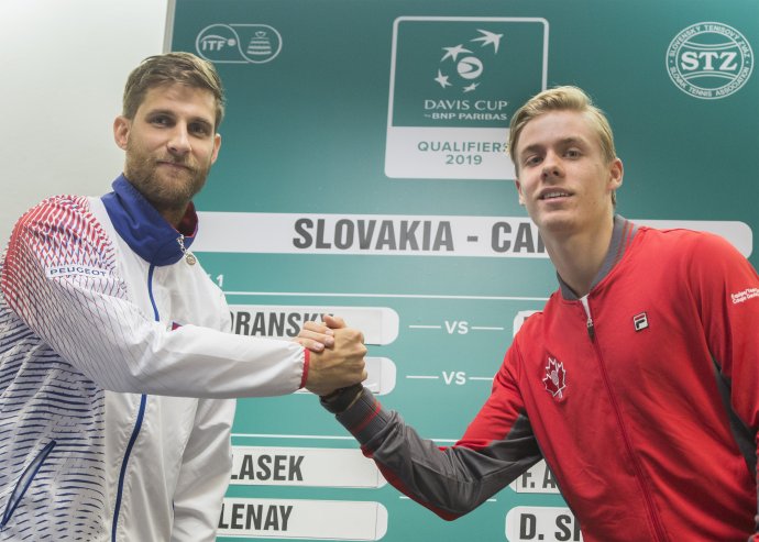 Martin Kližan a Denis Shapovalov po žrebe zápasu Slovensko - Kanada. Foto - TASR