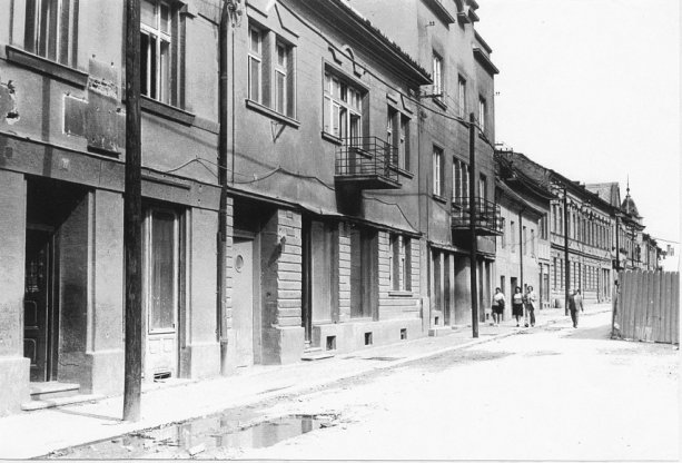 Hviezdoslavova ulica, azda najkrajšia ulica v centre Trenčína, nachystaná na asanáciu. Foto: Ing. V. Tichý