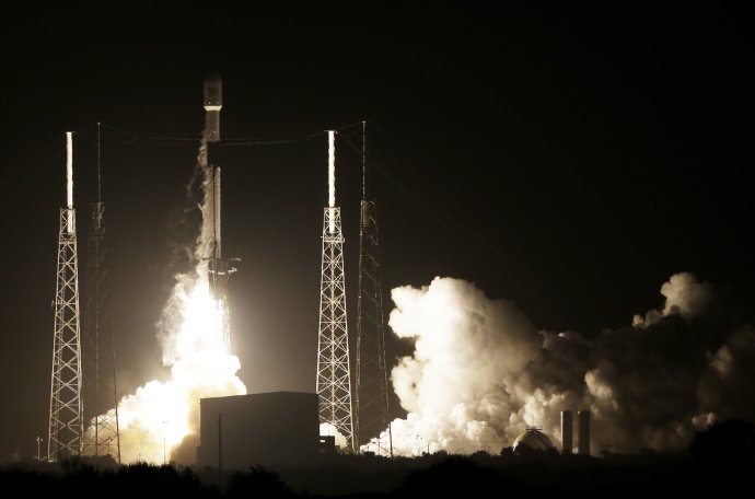 Mesačná sonda Berešit vyštartovala v piatok 22. februára 2019 z floridského Mysu Canaveral na palube nosnej rakety Falcon 9 súkromnej spoločnosti SpaceX. Foto – TASR/AP