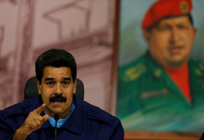 Nicolás Maduro mal vždy pevné väzby na prezidenta Huga Cháveza. Foto – ap