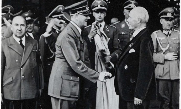 Adolf Hitler a nemecký priemyselník Gustav Krupp. Foto - Wikipedia