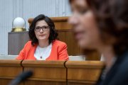 Ministerku Lubyovú pre pochybné rozdelenie stimulov na vedu neodvolali