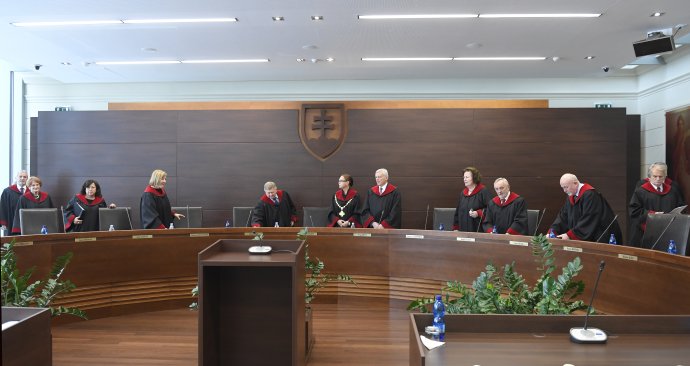 Ústavní sudcovia počas verejného zasadnutia pléna Ústavného súdu SR v Košiciach 9. januára 2019. foto – tasr