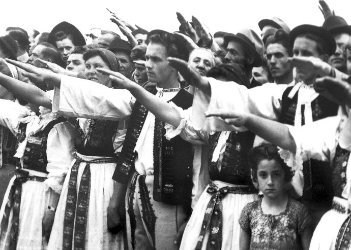 Oslavy 2. Celoštátneho nástupu Hlinkovej mládeže v Bratislave v roku1943, autor Jozef Teslík. REPROFOTO -TASR