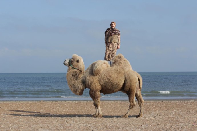 Taus Makhacheva: Super Taus and Yasha the Camel. Foto - Imam Guseinov