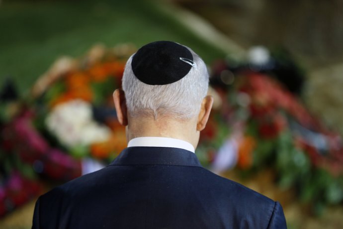 Izraelský premiér Benjamin Netanjahu podľa kritikov môže viesť Izrael maďarským smerom. Foto - TASR/AP