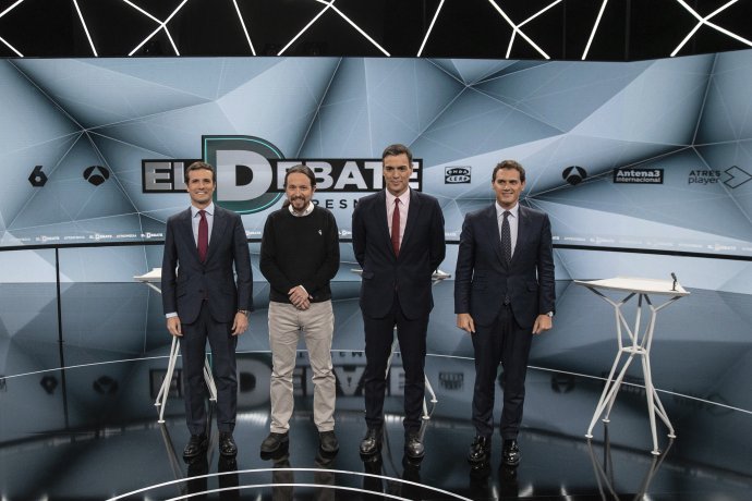 Lídri štyroch najsilnejších strán: Pablo Casado (PP), Pablo Iglesias (Podemos), Pedro Sánchez (PSOE) a Albert Rivera (Ciudadanos). Foto – TASR/AP
