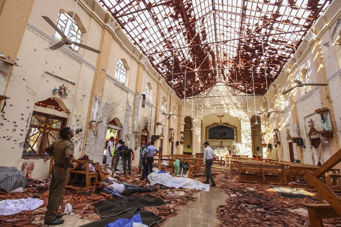 Kostol po výbuchu. Foto - TASR/AP