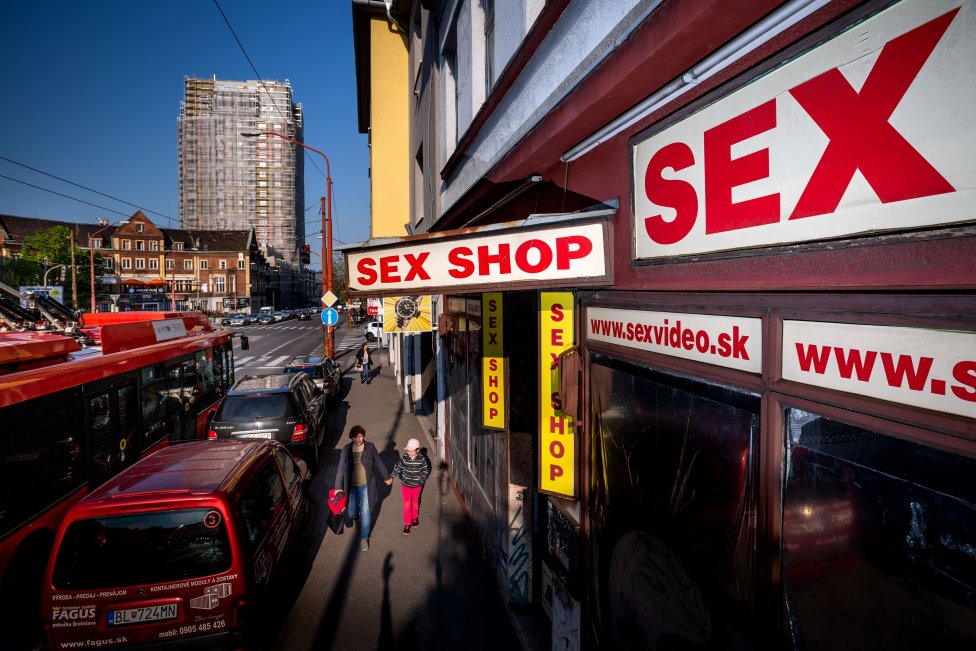 Sexshop, prvý v Bratislave. Foto N - Tomáš Benedikovič