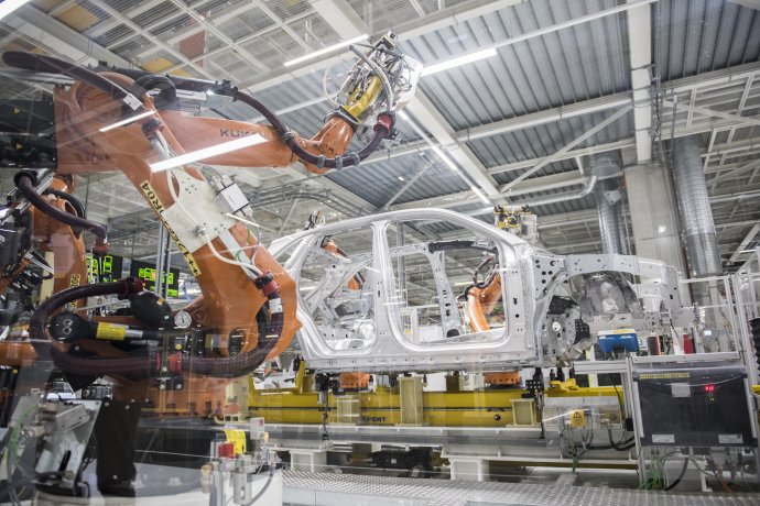 Výroba Porsche Cayenne vo Volkswagene. Foto - TASR
