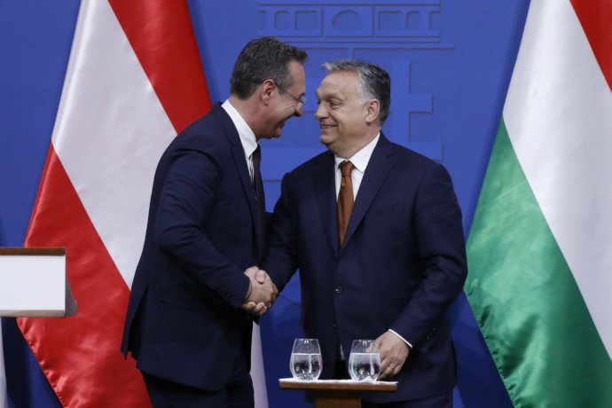 Spojenci Heinz-Christian Strache a Viktor Orbán. Foto - TASR/AP
