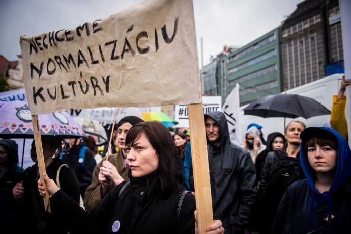Z protestu za odvolanie Laššákovej. Foto N - Vladimír Šimíček