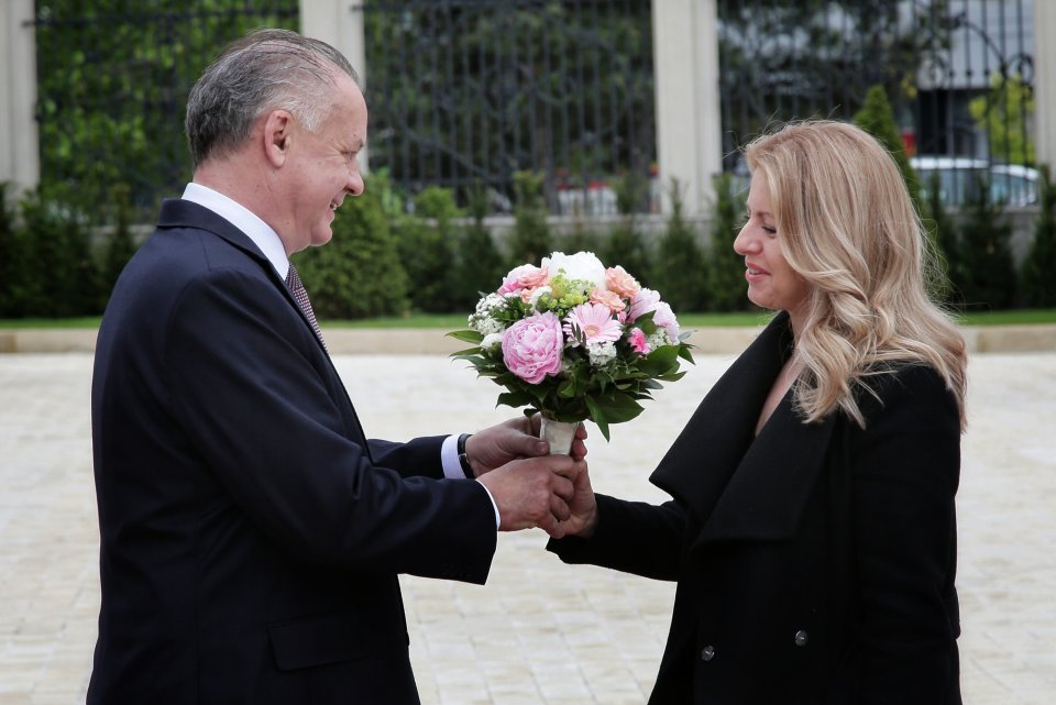 Andrej Kiska a Zuzana Čaputová pred Prezidentským palácom. Foto N - Tomáš Benedikovič