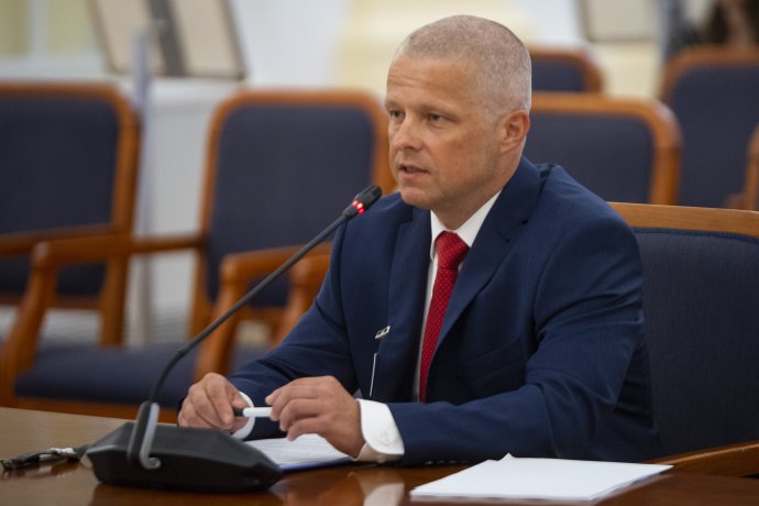 Peter Kubík počas vypočutia pred ústavnoprávnym výborom. Foto - TASR