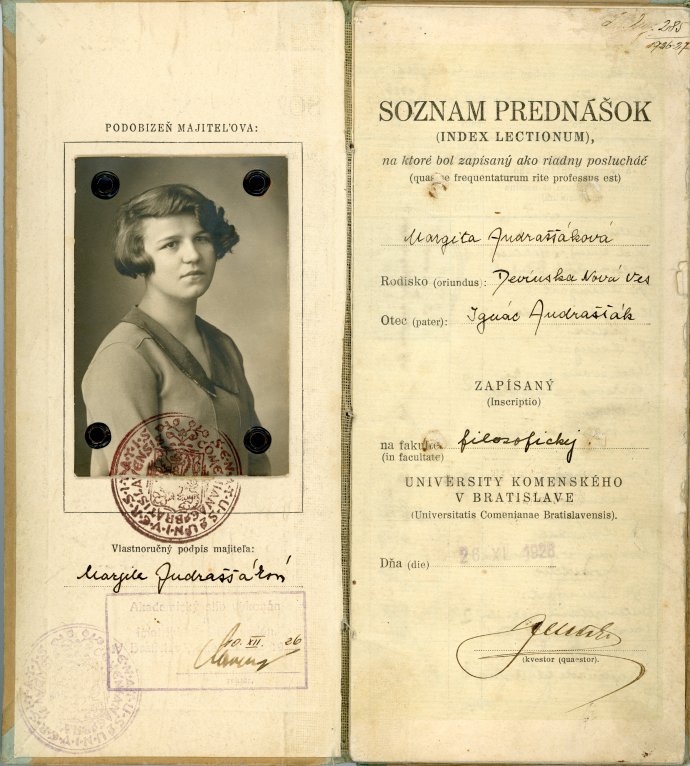 Študentský index pochádzajúci z roku 1928. Zdroj - archív Univerzity Komenského v Bratislave