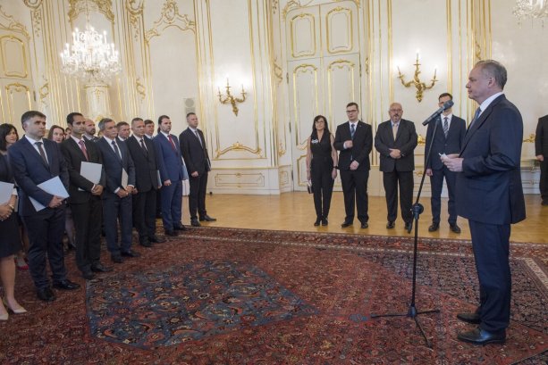 Prezident SR Andrej Kiska (vpravo) vymenoval profesorov vysokých škôl 11. júna 2019 v Bratislave.(Zdroj: TASR)