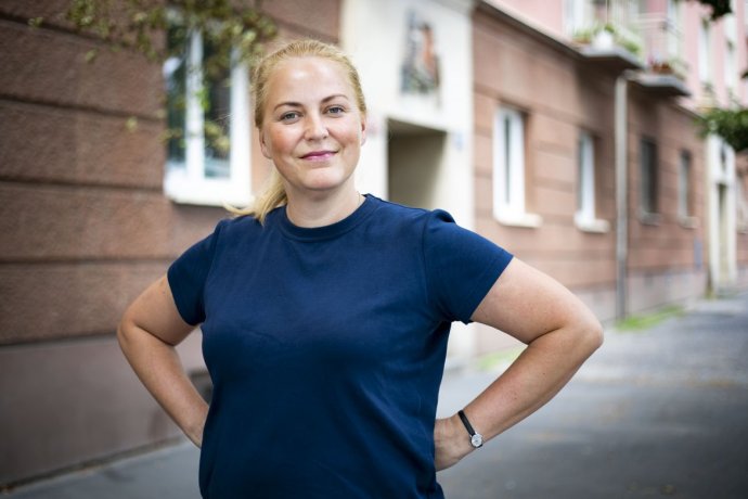 Novinárka a podnikateľka v gastronómii Hana Michopulu. Foto - Deník N/Gabriel Kuchta