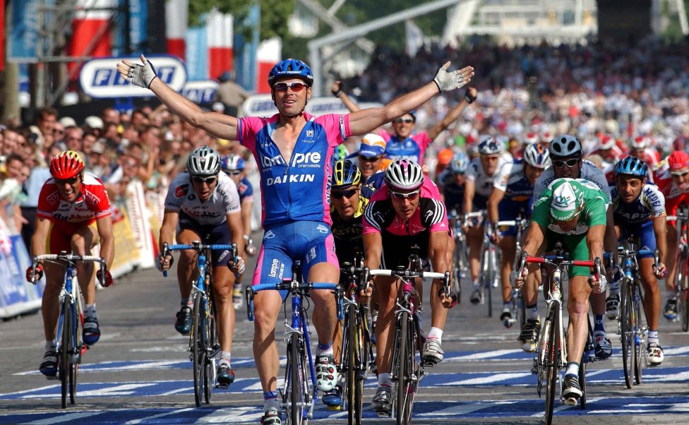 Ján Svorada víťazí v záverečnej etape Tour de France 2001. Foto - Markéta Navrátilová