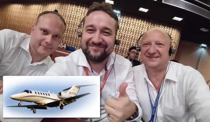 Poslanci Radovan Baláž, Ľuboš Blaha a Pavol Goga v Štrasburgu a lietadlo Cessna 525. Foto - FB Ľuboša Blahu a wikipedia.org