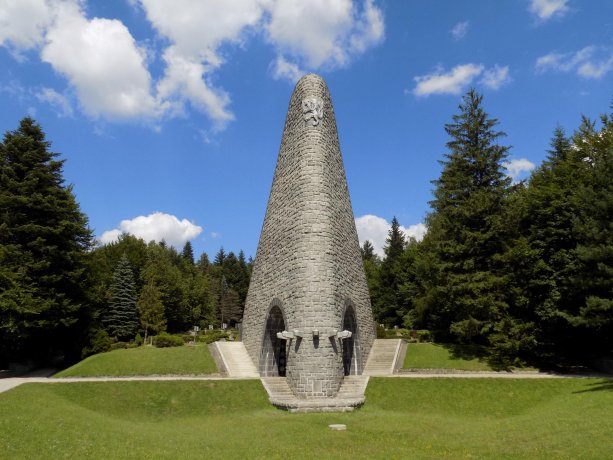 Pamätník Karpatsko-duklianskej operácie