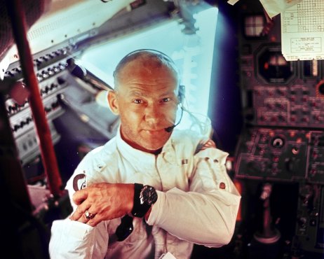 Pilot lunárneho modulu Buzz Aldrin tesne pred pristátím na Mesiaci. Foto – NASA