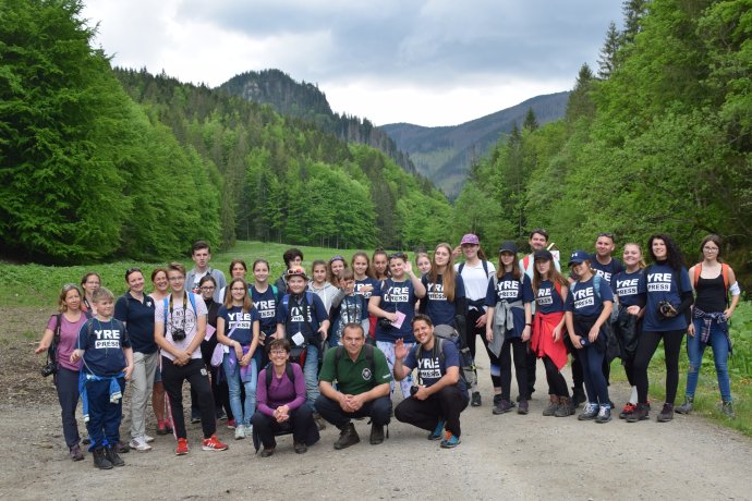 Mladí reporteri na terénnom workshope v Juráňovej doline v Tatrách. Foto - Richard Medal/Mladí reportéri