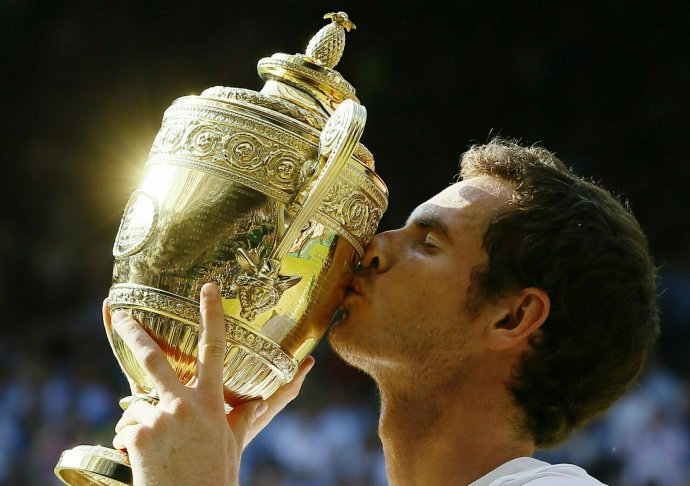 Andy Murray po víťazstve na Wimbledone 2013. (AP Photo/Kirsty Wigglesworth, File)