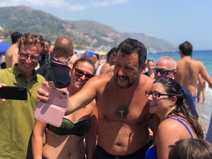Matteo Salvini počas svojho "letného turné". Foto – Twitter M.S.