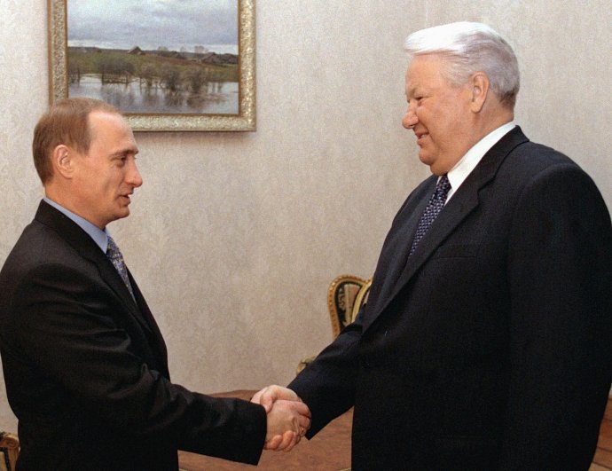 Predseda vlády Vladimir Putin a prezident Boris Jeľcin v roku 1999. Foto – TASR/AP