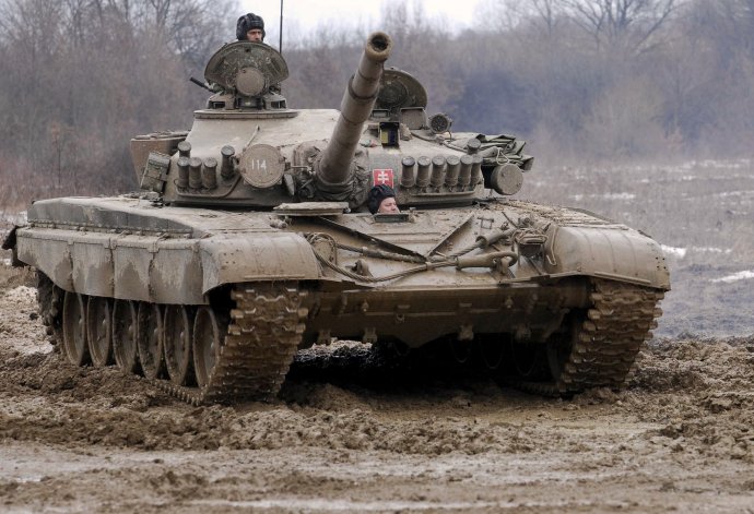 Slovenská armáda má podľa neoficálnych informácií bojaschopných okolo štrnásť tankov T-72. Foto - TASR