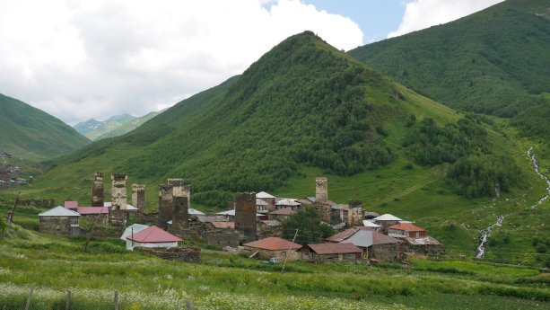 Ušguli – najvýchodnejšia obec Hornej Svanetii. Je zapísaná v zozname UNESCO.