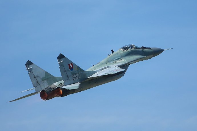 MiG-29 vo výzbroji slovenskej armády. Tento kus pochádza z deblokácií v 90. rokoch. Na fotografii je už po modernizácii. Foto – TASR