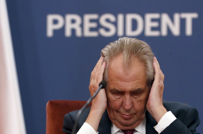 Český prezident Miloš Zeman počas tlačovej konferencie so srbským prezidentom Aleksandarom Vučićom v Belehrade. Foto - TASR/AP