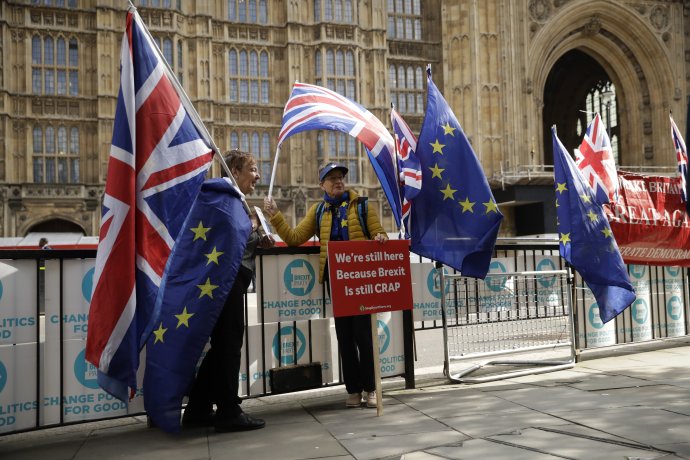 Odporcovia brexitu v Londýne. Foto - TASR/AP