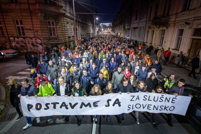 Jeden z protestov Za slušné Slovensko. Foto N - Tomáš Benedikovič