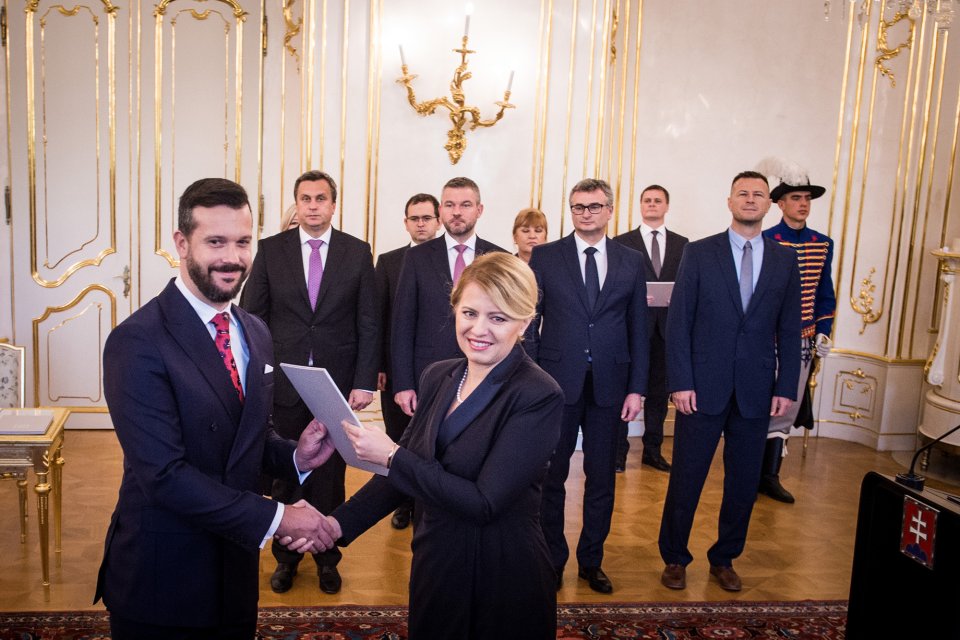 Prezidentka Čaputová pri vymenovaní nového ústavného sudcu Miloša Maďara. Foto N - Vladimír Šimíček
