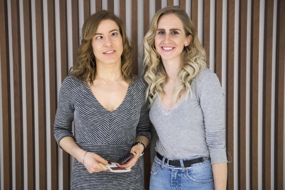 Natália Šubrtová (vpravo) s Henrietou Farkašovou. Foto - TASR
