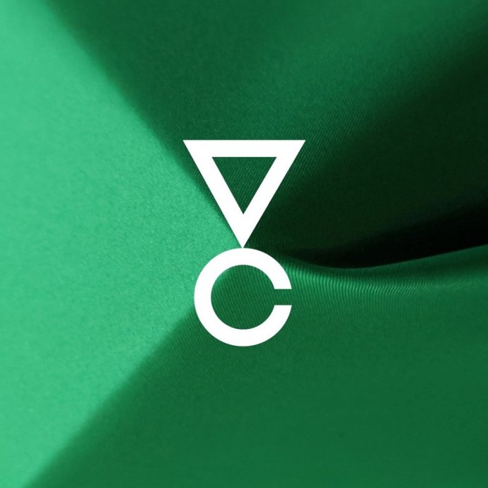 Autorom vizuálnej identity COČ 2019 je Peter Liška