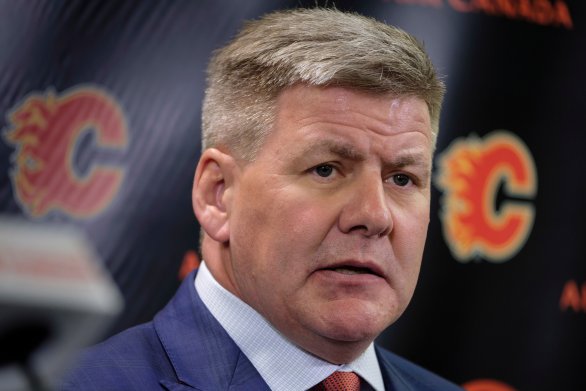 Tréner Bill Peters. (Jeff McIntosh/The Canadian Press via AP, File)