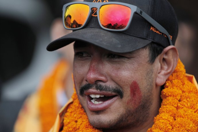 Horolezec Nirmal Purja. (AP Photo/Niranjan Shrestha)