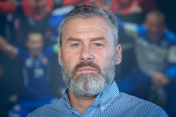 Keď nedal penaltu Barcelone, taxikár ho vyháňal na Moravu. Profil odvolaného Pavla Hapala