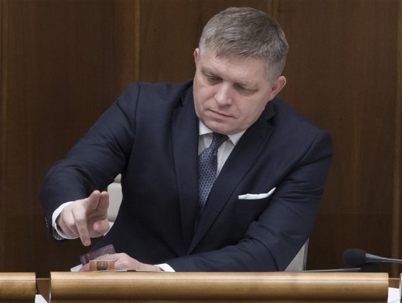 Robert Fico počas utorkovej parlamentnej schôdze. Foto - TASR