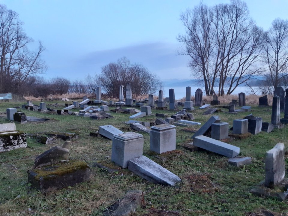 Zničený židovský cintorín v Námestove. Zdroj - FB Židovský cintorín Námestovo