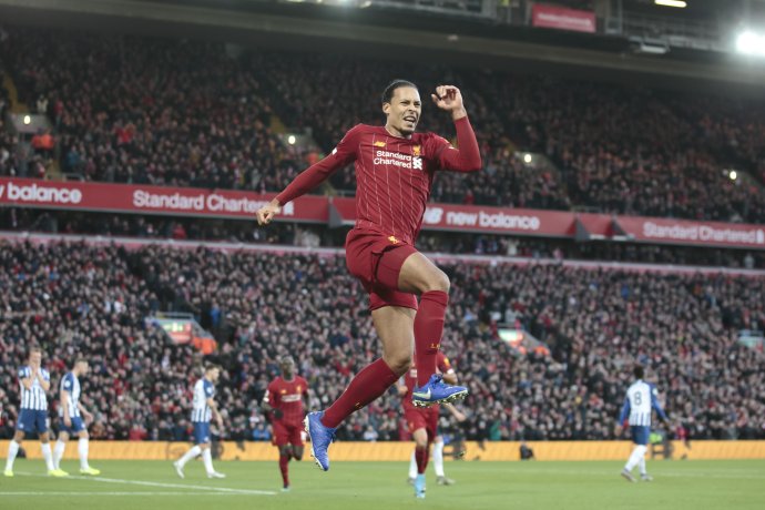 Virgil van Dijk oslavuje gól v Premier League. Foto – AP/Jon Super