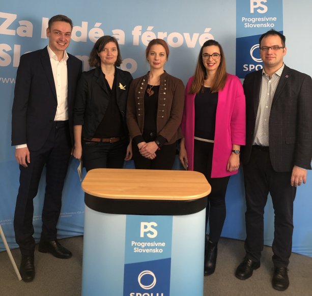Zľava Braňo Vančo, Lucia Plaváková, Mariana Murínová, Simona Petrík, Michal Páleník