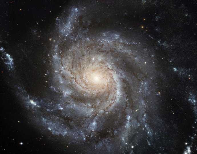 Špirálová galaxia Veterník v súhvezdí Veľkej medvedice. Aj jej ramená sa otáčajú rýchlejšie, než by malo byť možné. Foto – NASA/Hubble Space Telescope