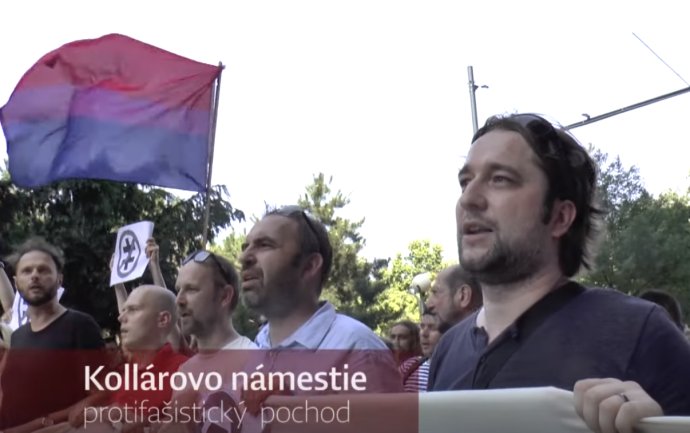 Ľuboš Blaha v júni 2016 na protifašistickom pochode vedľa neskoršieho lídra PS/Spolu Štefunka a publicistu Havrana. Reprofoto - Denník N