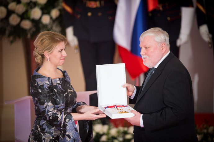 Prezidentka udelila vyznamenanie Petrovi Zajacovi. Foto N - Vladimír Šimíček