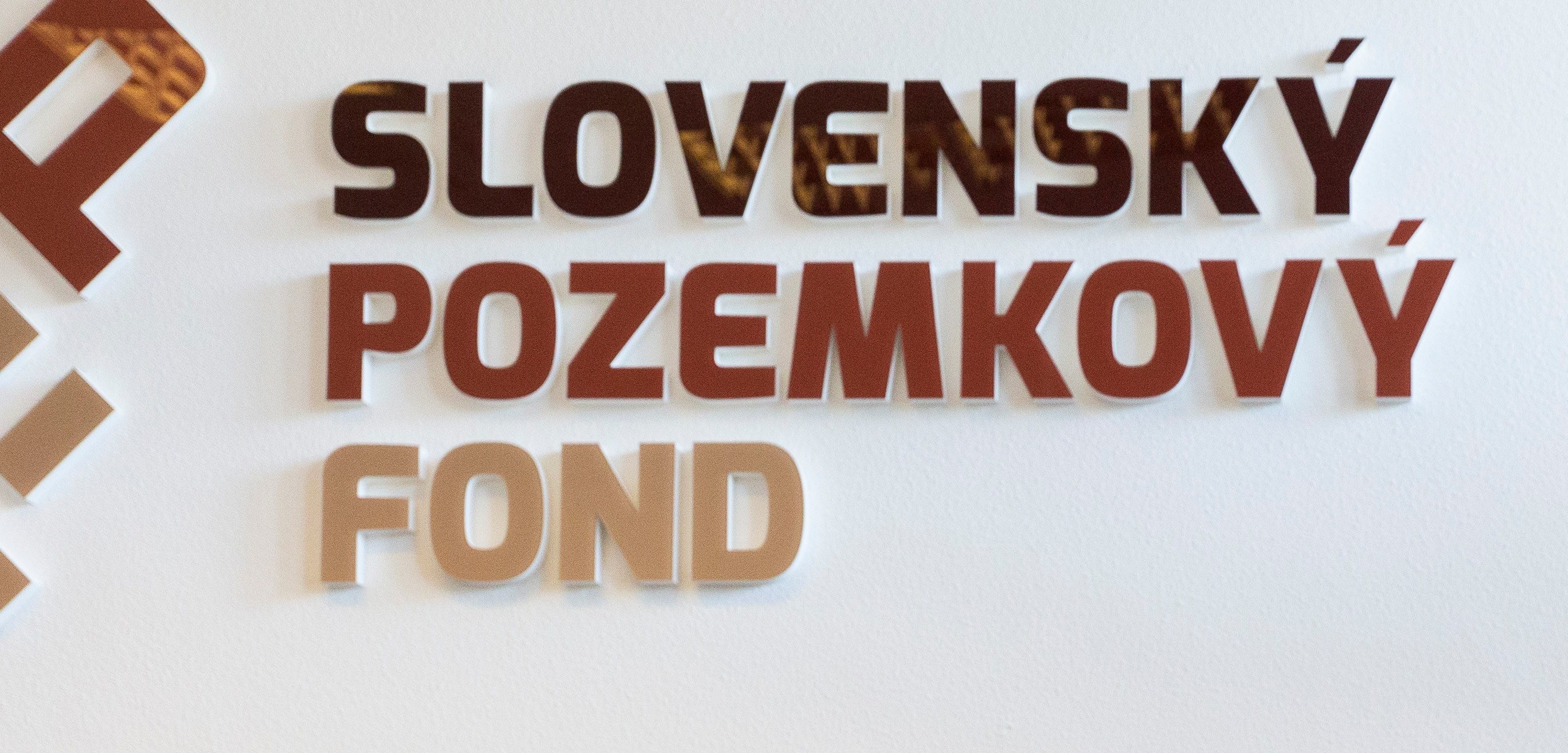 Ekonomický newsfilter: Štát berie ľuďom majetky na základe dekrétov spred 80 rokov